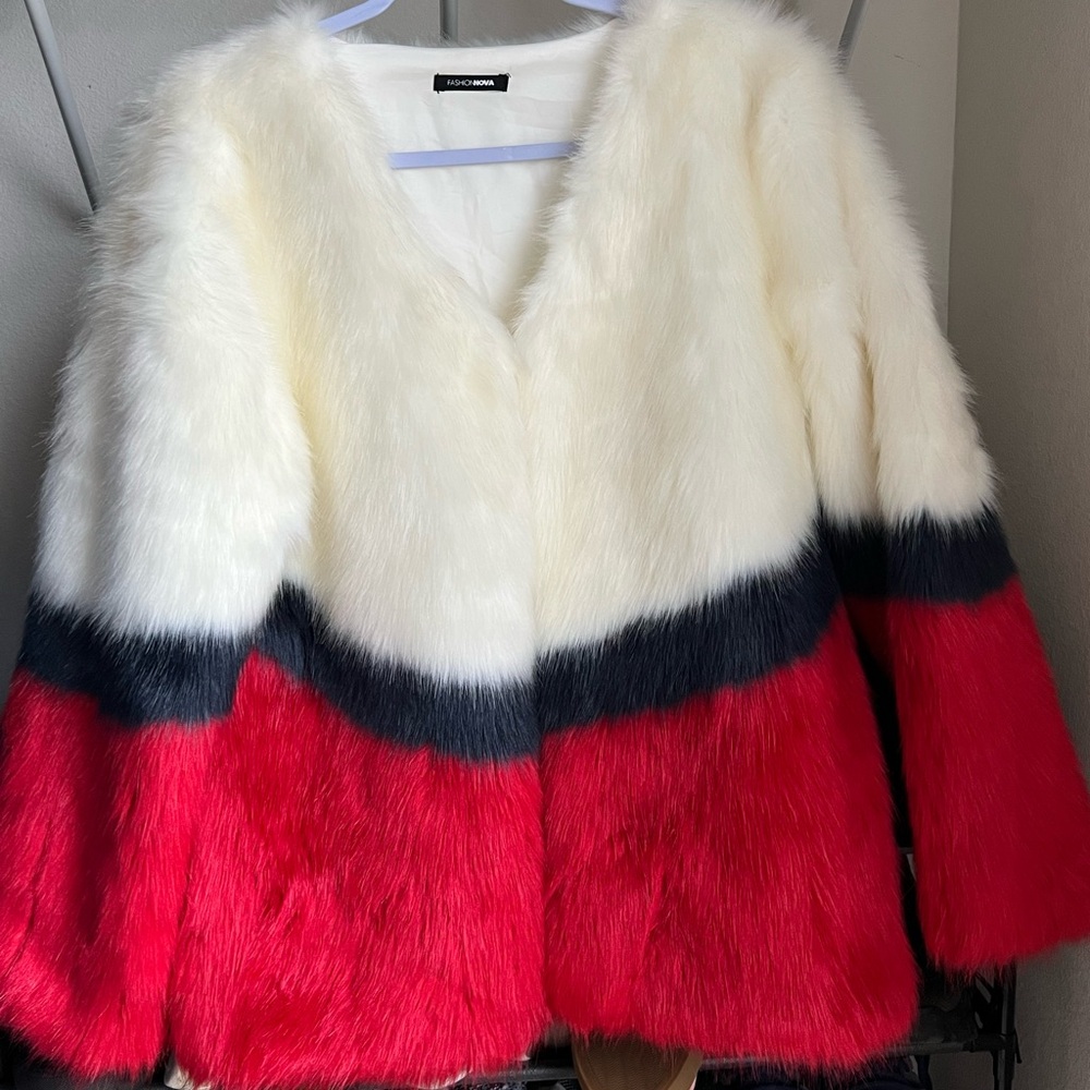 Chic Faux Fur Colorblock Jacket